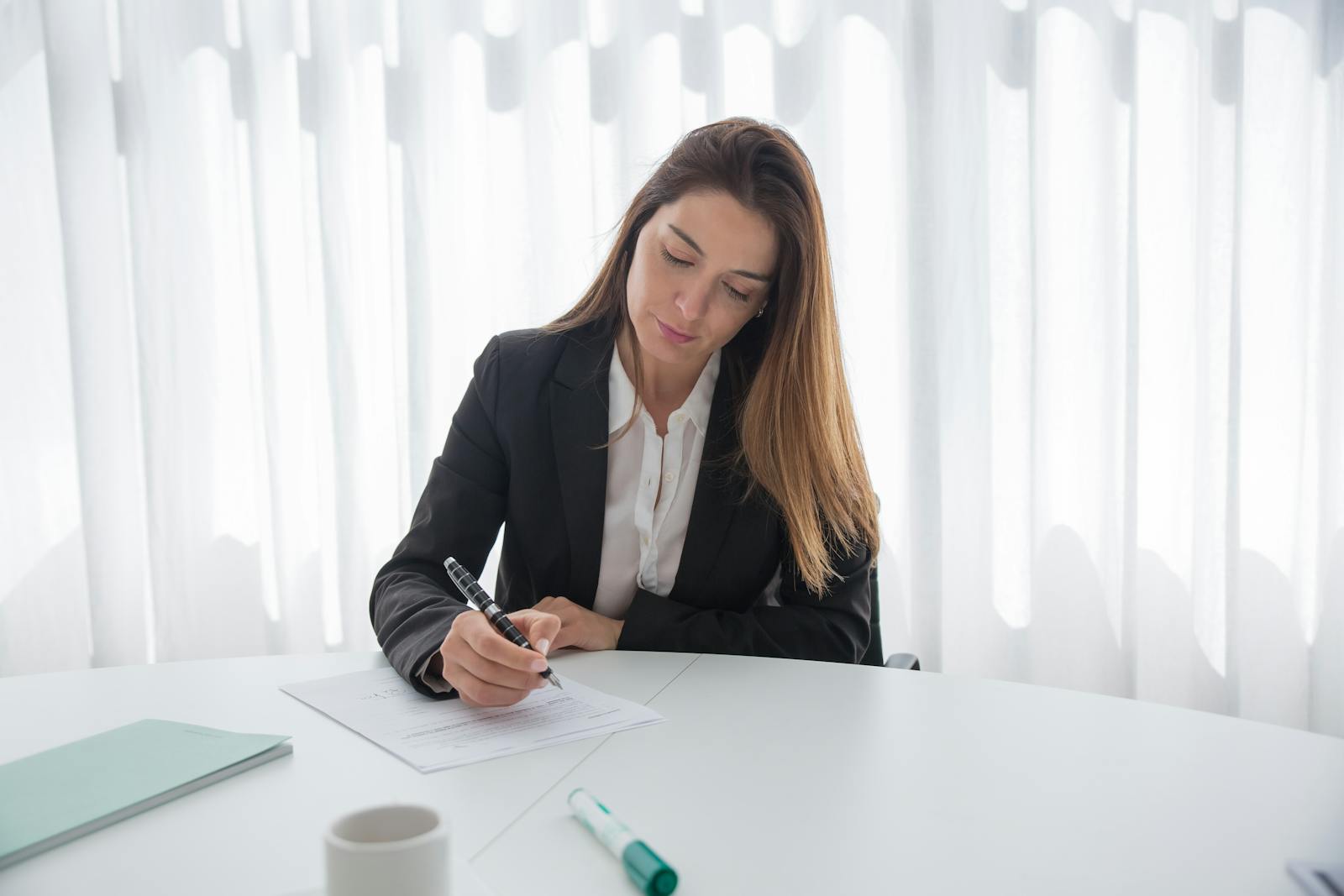 Lawyer creating division property agreement