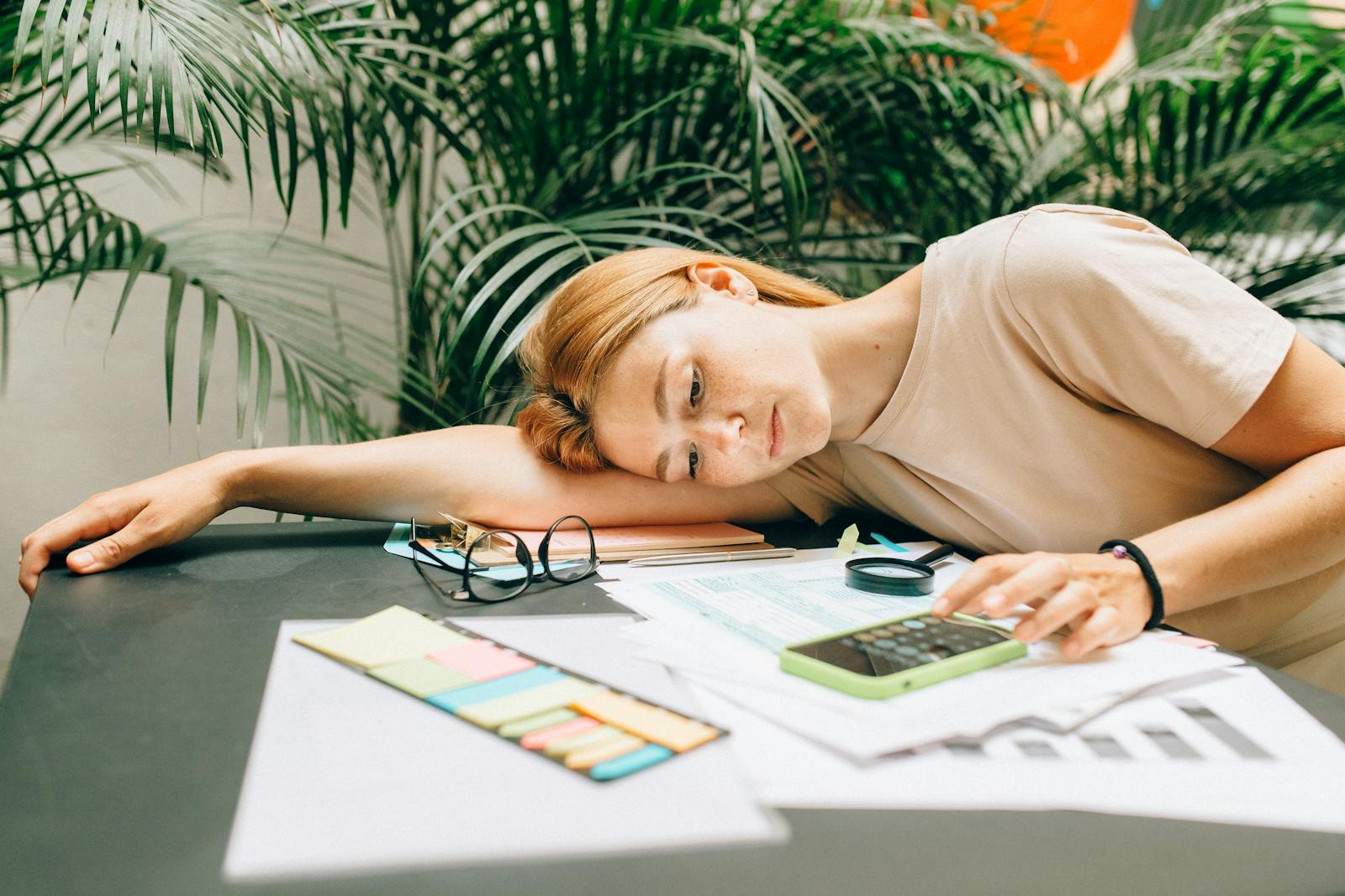 Women calculating her income